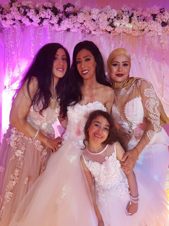 La mariée et ses soeurs